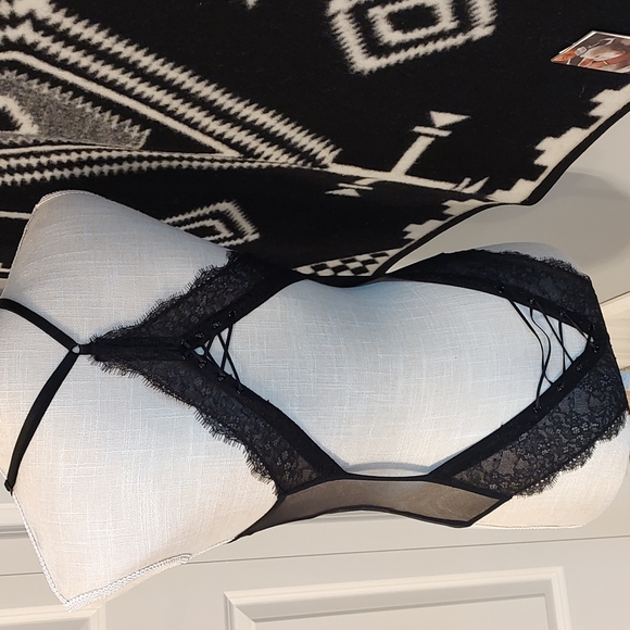 🖤 EUC Victoria's Secret Ladie's Black Lace Adjustable Bottom Snap Bodysuit, S - Picture 7 of 16